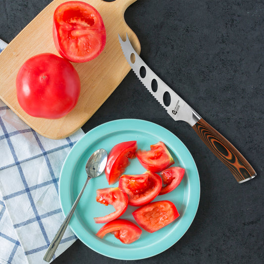 What does the Best Tomato Knife Look Like?